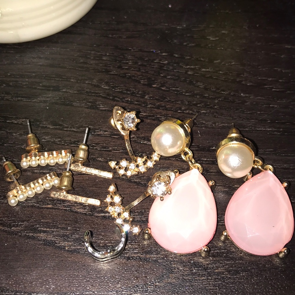 4 pairs of earrings + 1